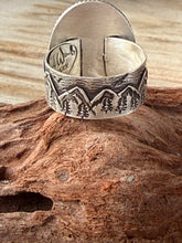 Load image into Gallery viewer, Nevada Variscite Moutainscape Ring - Size 11 (will fit more like size 10 due to wide band)
