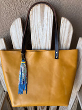 Load image into Gallery viewer, Handmade Blue and Metallic Floral Leather Clip Tassel Keychain