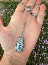 Load image into Gallery viewer, Sterling Silver Blue Tide Seam Agate Lariat Necklace with Sea Shell Accent

