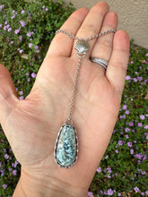 Load image into Gallery viewer, Sterling Silver Blue Tide Seam Agate Lariat Necklace with Sea Shell Accent
