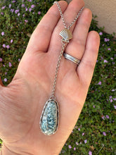 Load image into Gallery viewer, Sterling Silver Blue Tide Seam Agate Lariat Necklace with Sea Shell Accent
