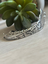 Load image into Gallery viewer, Handmade Vintage Up-Cycled Sterling Silver Souvenir State Spoon Bracelet BUFFALO, NY

