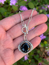 Load image into Gallery viewer, Wayfinder Necklace - Onyx
