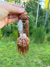 Load image into Gallery viewer, Interchangeable Bag Charm - Natural Sea Shell Scallop Only
